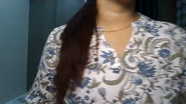 Snapshot of sparkling_queen chatting on July 17, 5:59 am sparkling queen online show from July 17, 5:59 am