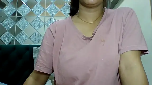 Snapshot of sparkling_queen chatting on November 29, 4:34 am sparkling queen online show from November 29, 4:34 am