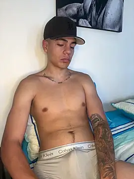 santiago sosa24 online show from May 20, 3:42 pm