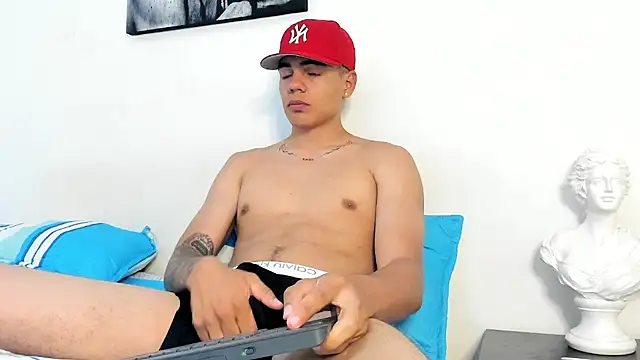 santiago sosa24 online show from March 18, 12:03 am