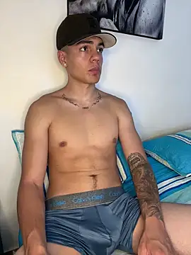santiago sosa24 online show from May 21, 11:24 pm