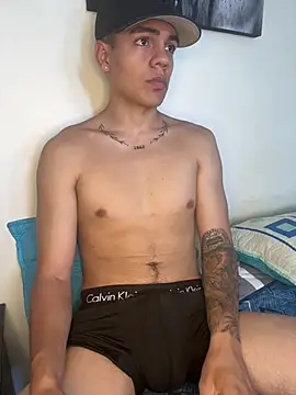Snapshot of santiago_sosa24 chatting on June 19, 3:40 pm santiago sosa24 online show from June 19, 3:40 pm