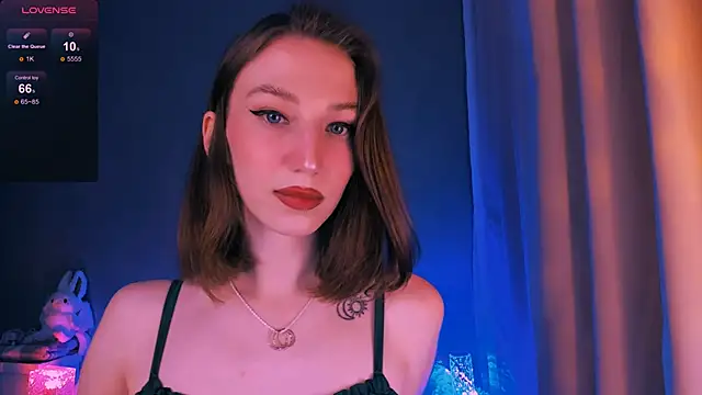 Snapshot of ellaamber chatting on December 15, 10:04 pm ellaamber online show from December 15, 10:04 pm