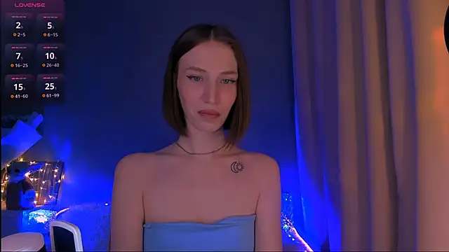 Snapshot of ellaamber chatting on March 8, 1:50 am ellaamber online show from March 8, 1:50 am
