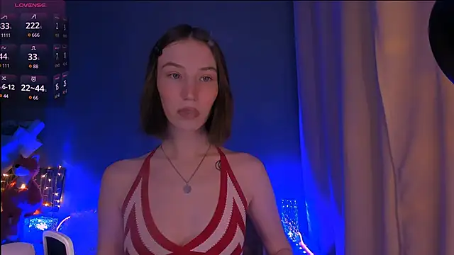 Snapshot of ellaamber chatting on March 10, 11:27 pm ellaamber online show from March 10, 11:27 pm