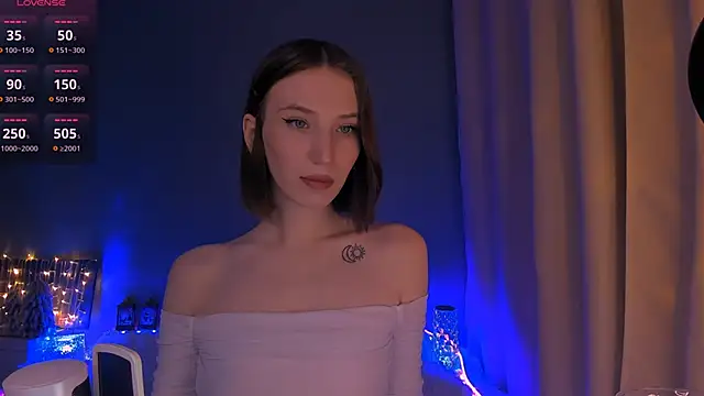 Snapshot of ellaamber chatting on January 13, 9:31 pm ellaamber online show from January 13, 9:31 pm