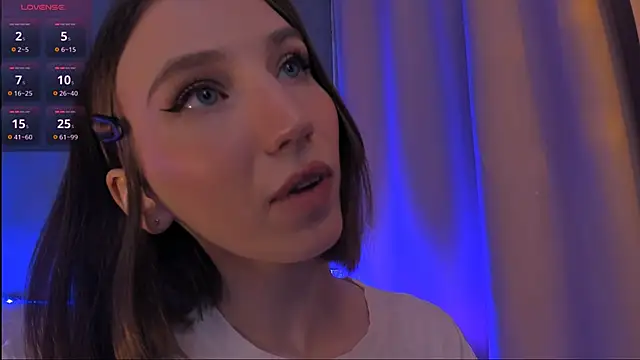 Snapshot of ellaamber chatting on January 21, 2:43 am ellaamber online show from January 21, 2:43 am