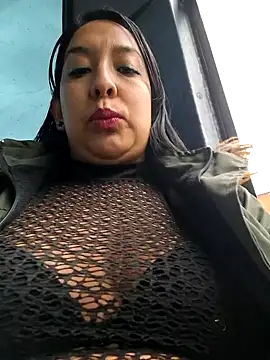 Snapshot of Bella_keny chatting on February 21, 7:10 pm Bella keny online show from February 21, 7:10 pm