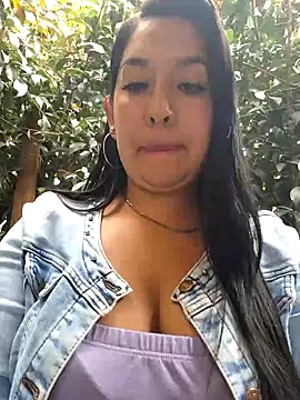 Snapshot of Bella_keny chatting on February 19, 8:20 pm Bella keny online show from February 19, 8:20 pm