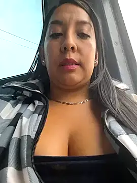 Snapshot of Bella_keny chatting on February 25, 8:00 pm Bella keny online show from February 25, 8:00 pm