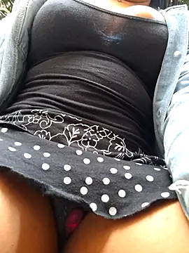 Bella keny online show from November 4, 6:33 pm