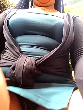 Snapshot of Bella_keny chatting on June 9, 2:51 pm Bella keny online show from June 9, 2:51 pm