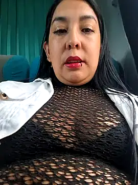 Snapshot of Bella_keny chatting on October 1, 4:44 pm Bella keny online show from October 1, 4:44 pm