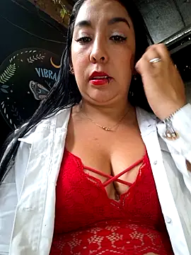 Snapshot of Bella_keny chatting on September 27, 5:41 pm Bella keny online show from September 27, 5:41 pm