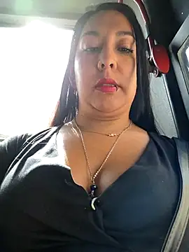 Snapshot of Bella_keny chatting on June 12, 2:04 pm Bella keny online show from June 12, 2:04 pm