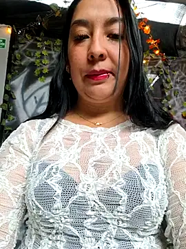 Snapshot of Bella_keny chatting on June 24, 2:59 pm Bella keny online show from June 24, 2:59 pm