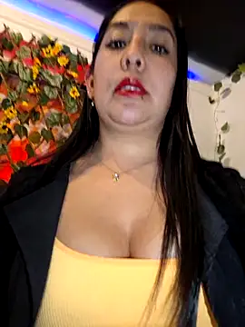 Snapshot of Bella_keny chatting on October 16, 7:44 pm Bella keny online show from October 16, 7:44 pm