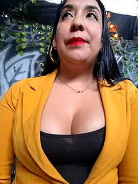 Bella keny online show from December 5, 7:23 pm