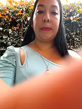 Snapshot of Bella_keny chatting on June 7, 3:50 pm Bella keny online show from June 7, 3:50 pm