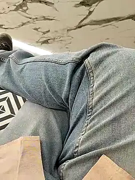 A man in public online show from October 13, 12:51 pm