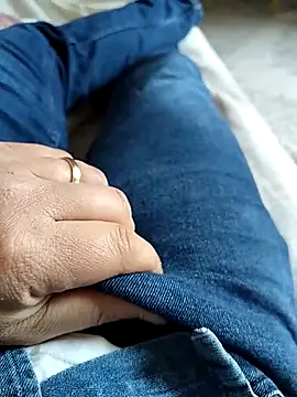 A man in public online show from April 14, 12:32 pm