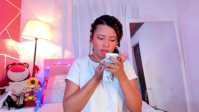 Snapshot of JessyZoe chatting on June 1, 1:44 pm JessyZoe online show from June 1, 1:44 pm