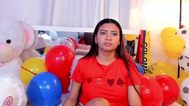 Snapshot of JessyZoe chatting on June 21, 12:05 am JessyZoe online show from June 21, 12:05 am