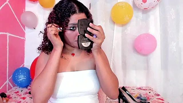 Snapshot of JessyZoe chatting on July 19, 4:15 pm JessyZoe online show from July 19, 4:15 pm