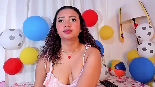 Snapshot of JessyZoe chatting on July 11, 9:31 am JessyZoe online show from July 11, 9:31 am