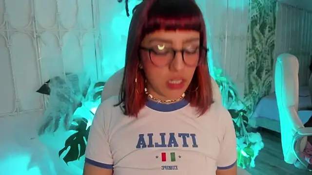 cute hollywood online show from October 24, 9:03 pm