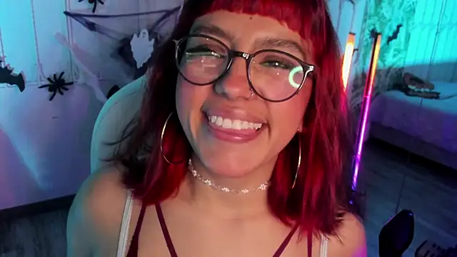 cute hollywood online show from November 2, 5:51 pm