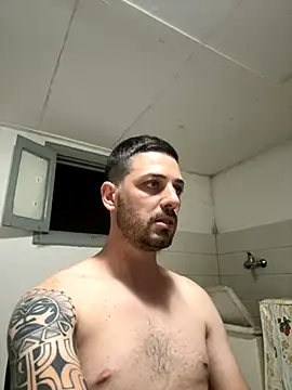 iltoscano95 online show from September 13, 9:04 pm