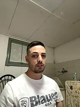 iltoscano95 online show from September 29, 6:57 pm