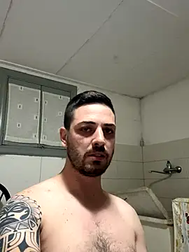 iltoscano95 online show from October 10, 6:42 pm