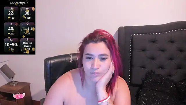 Snapshot of EmaGw chatting on November 23, 12:31 am EmaGw online show from November 23, 12:31 am