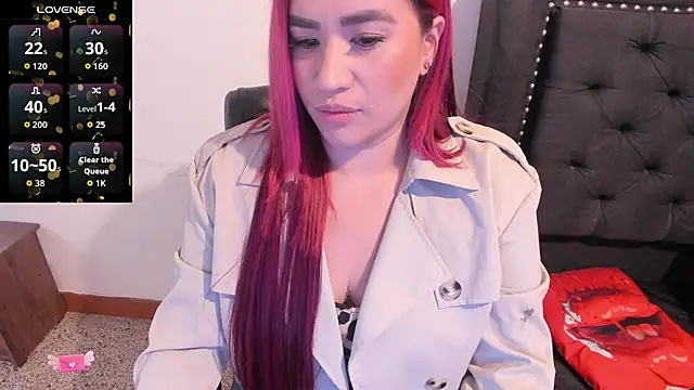 Snapshot of EmaGw chatting on December 4, 12:59 pm EmaGw online show from December 4, 12:59 pm