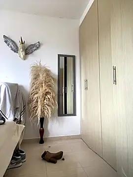 Snapshot of dakota_le chatting on October 31, 2:24 pm dakota le online show from October 31, 2:24 pm