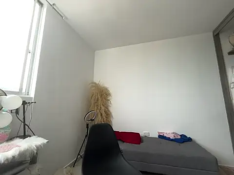 dakota le online show from June 4, 2:55 pm
