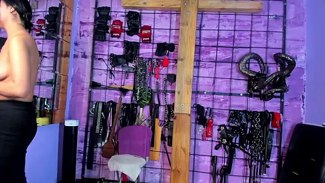 alexia aitanaa  online show from January 17, 3:32 am