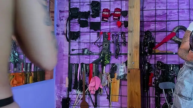 alexia aitanaa  online show from February 10, 7:35 pm