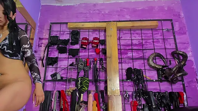 alexia aitanaa  online show from February 8, 6:38 pm