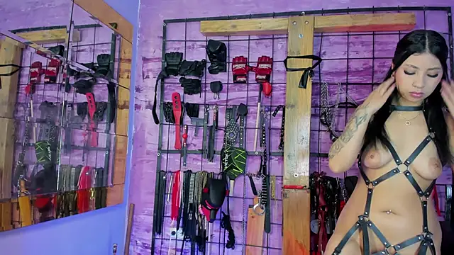 alexia aitanaa  online show from February 21, 7:05 pm