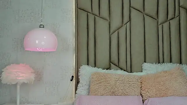 AudreyElla online show from March 4, 6:10 am