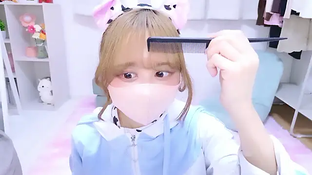 Snapshot of chihiro_ri chatting on November 16, 1:32 am chihiro ri online show from November 16, 1:32 am