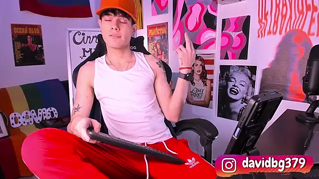 Snapshot of cinnamon_boyxxx chatting on February 18, 12:37 am cinnamon boyxxx online show from February 18, 12:37 am