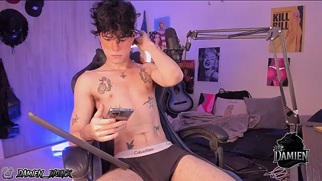 Snapshot of cinnamon_boyxxx chatting on November 15, 2:48 am cinnamon boyxxx online show from November 15, 2:48 am