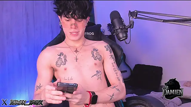 Snapshot of cinnamon_boyxxx chatting on September 25, 1:55 am cinnamon boyxxx online show from September 25, 1:55 am