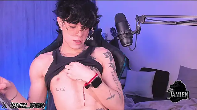 Snapshot of cinnamon_boyxxx chatting on September 20, 2:16 am cinnamon boyxxx online show from September 20, 2:16 am