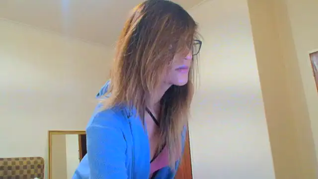 Snapshot of karmicQueen669 chatting on June 11, 5:15 am karmicQueen669 online show from June 11, 5:15 am