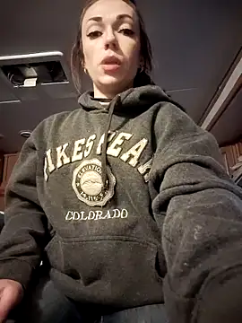 Genevieve143 online show from March 17, 12:13 am